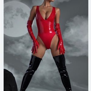 Brand new- never worn . It’s such a vibrant red!